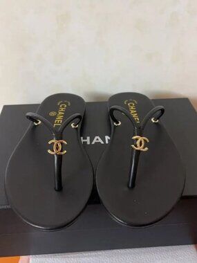 Chanel Black Thong Flip Flops Gold Interlocking CC Logo Hardware Flat Sandals